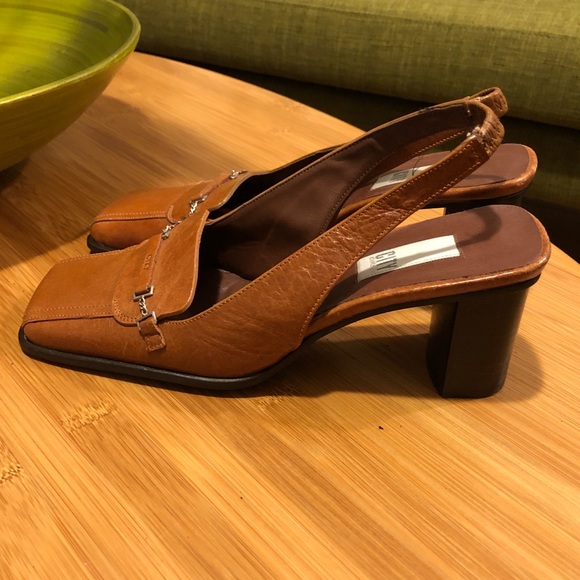 DKNY City Leather Slides Heels Camel Size 6 - Picture 7 of 9